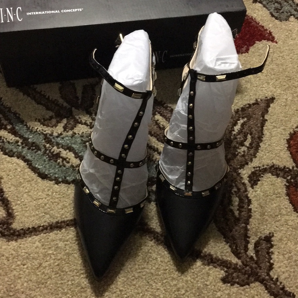 INC heel Sz 7.5 M brand new